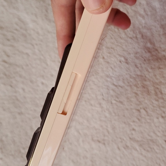 I Heart Revolution Caramel Nudes Palette - Picture 6 of 6